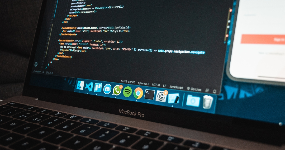Quy trình 10 bước thiết kế website thương mại điện tử chuyên nghiệp 31 Lập trình và phát triển tính năng website (Nguồn: Internet)