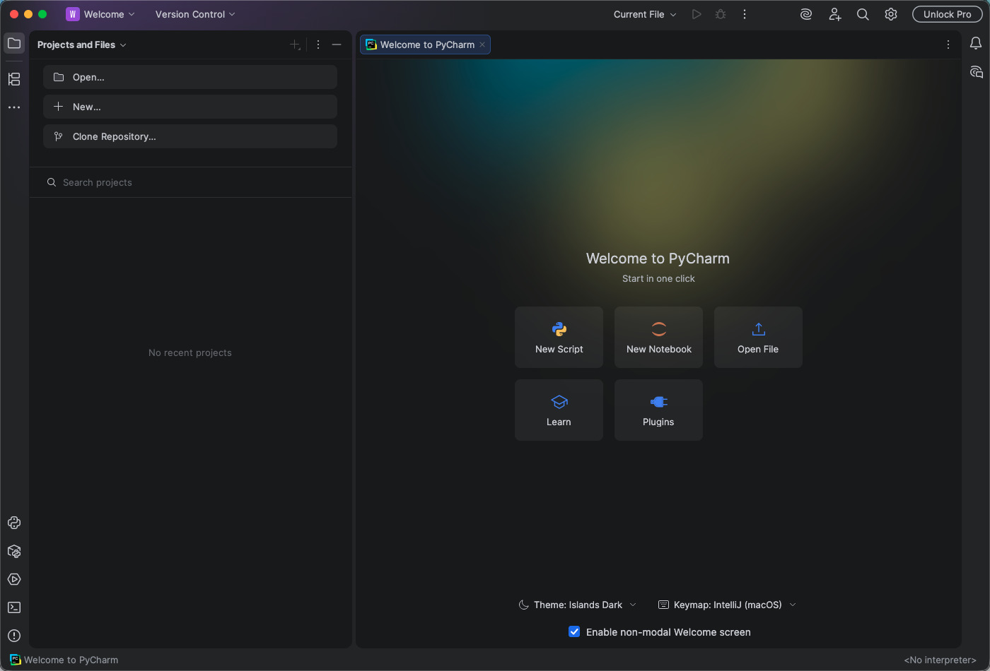 Khởi động PyCharm và thiết lập ban đầu
